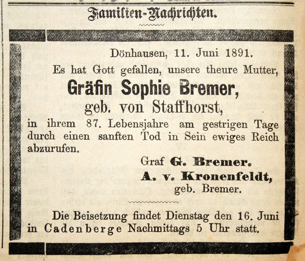 Särger in der Gruft. Die Gruft ist nicht mehr zugänglich