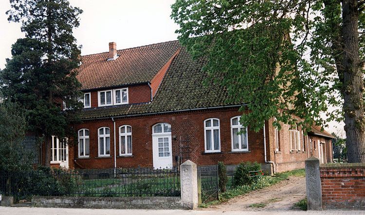 Privatschule im Haus Bahnhofstraße 46  Hier befindet sich heute der Penny-Markt