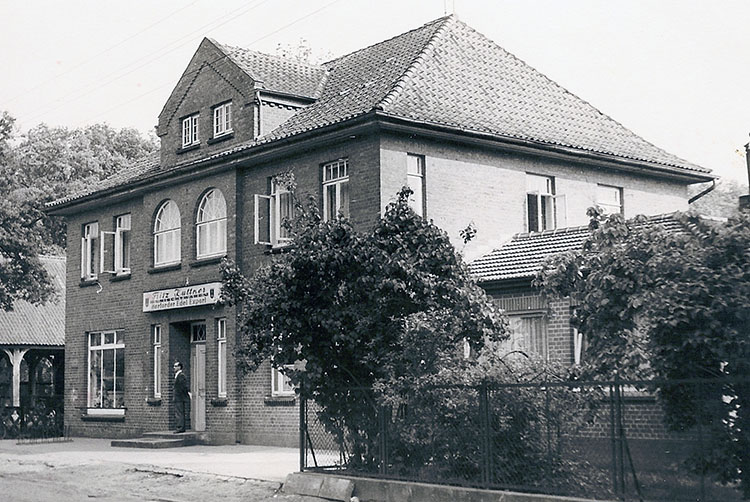 Lebensmittel Fritz Kuttner, Doenhauser Straße 18